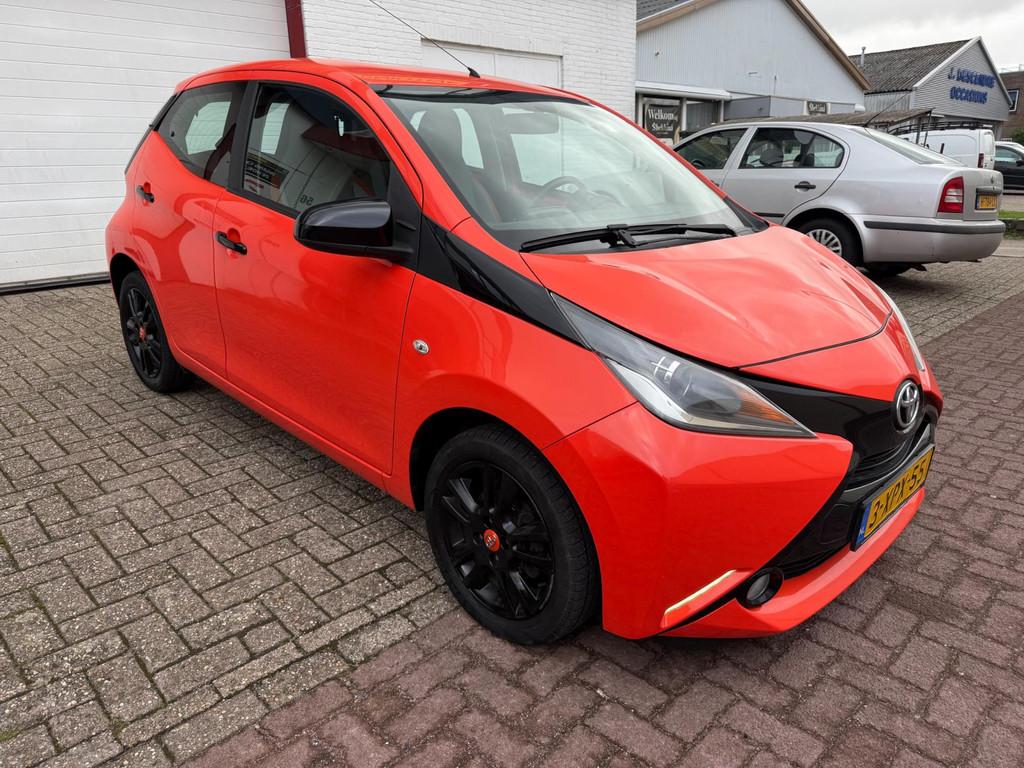 Toyota Aygo 1.0 VVT-i x-cite|NIEUW APK|ORANGE|LM VLGN|E-PKKT, Voorwielaandrijving, Euro 5, Gebruikt, Overige kleuren