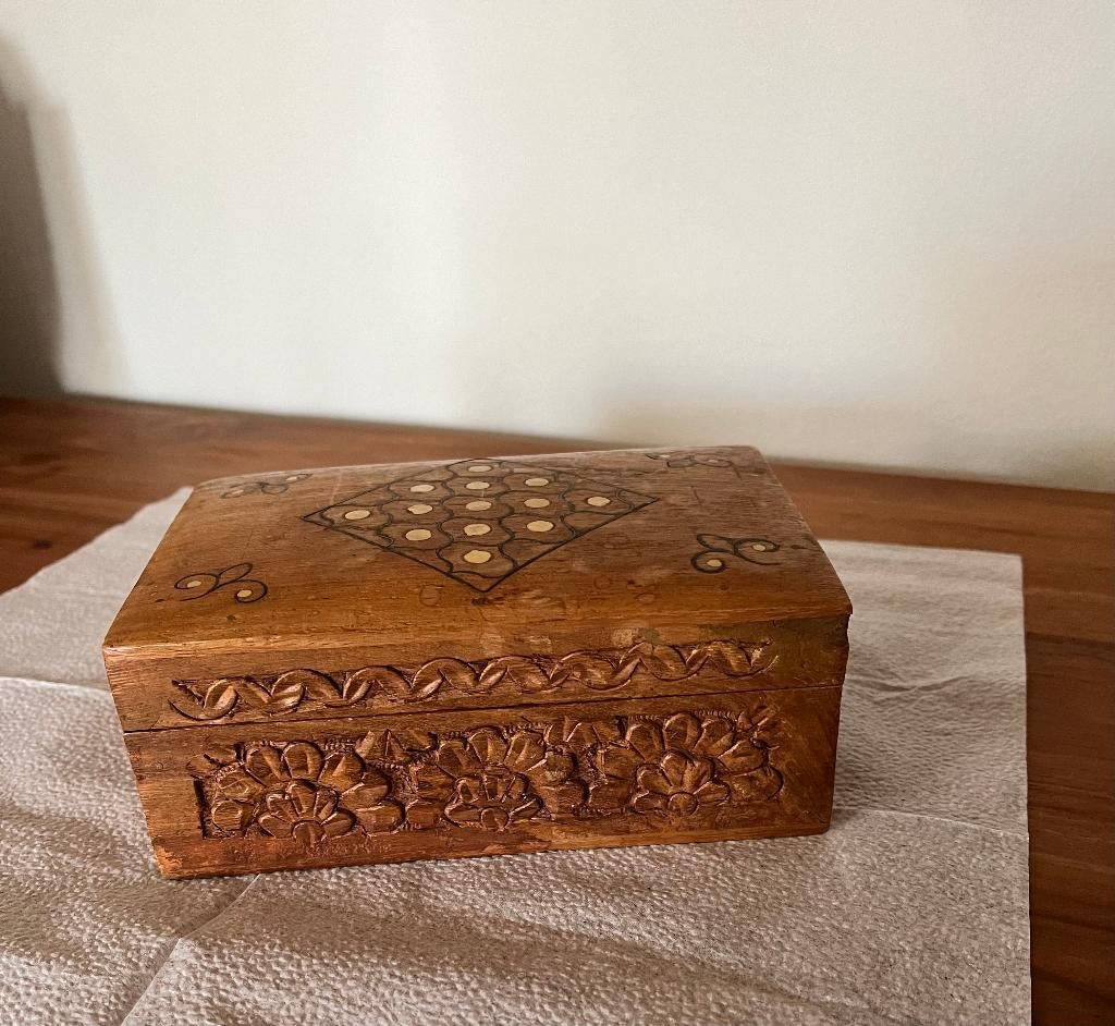 India kistje -Hardhout, Antiek en Kunst, Overige onderwerpen, Houtsnijwerk, Minder dan 20 cm, Ophalen of Verzenden
