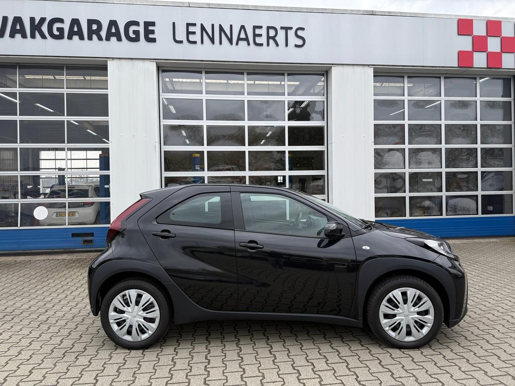 Toyota Aygo X 1.0 VVT-i S-CVT Play Automaat stoelverwarming,, 12 maanden, Stof, Gebruikt, Zwart