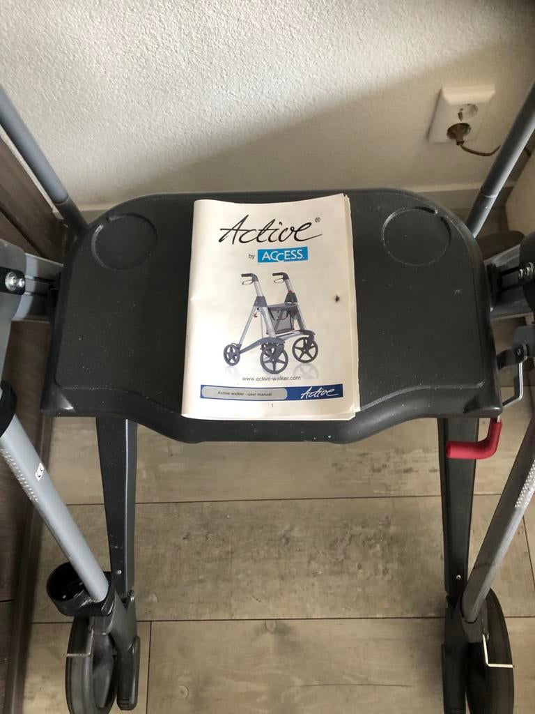 Rollator Activa, Diversen, Rollators, Ophalen, Opvouwbaar, Zo goed als nieuw