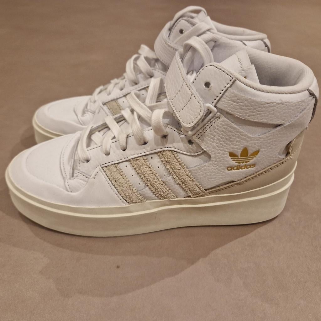 Niet gedragen adidas gympen sneakers maat 42 (valt als 40), Kleding | Dames, Schoenen, Adidas, Wit, Nieuw, Ophalen of Verzenden