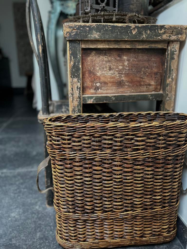Oude smalle rieten mand sober landelijk, Ophalen of Verzenden