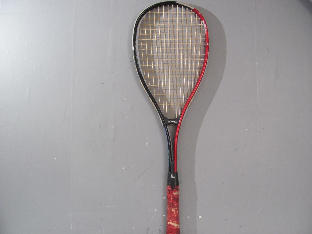 squash racket van CAPITAL TARGET, Sport en Fitness, Squash, Ophalen of Verzenden, Zo goed als nieuw, Racket, Met hoes
