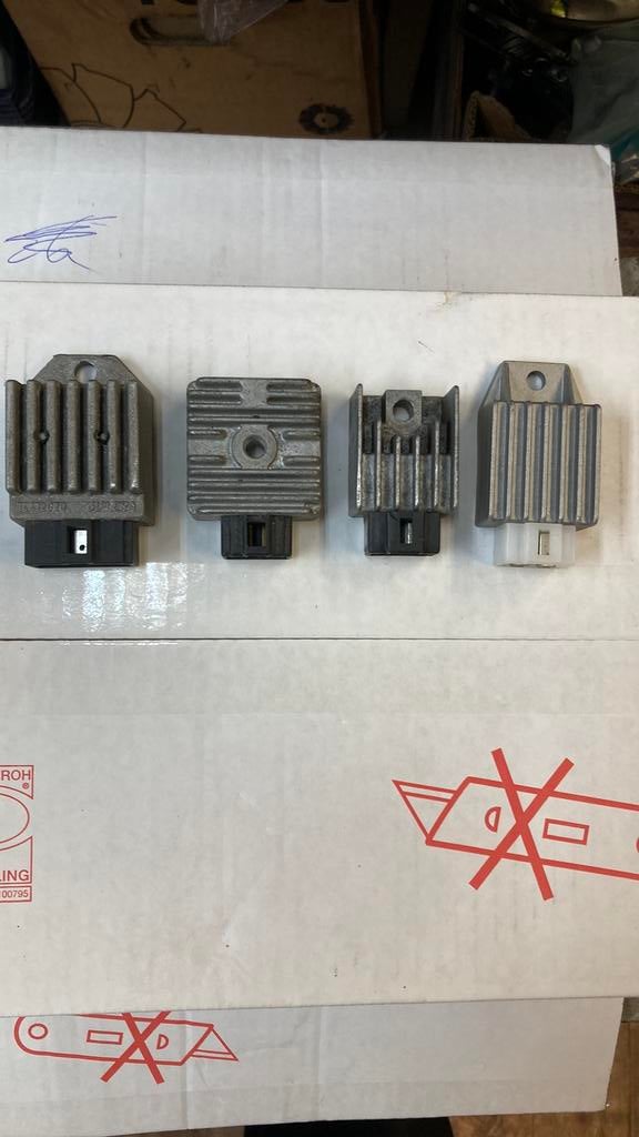 Spanningregelaar brommer scooter, Ophalen of Verzenden, Zo goed als nieuw, Overige typen, Overige merken