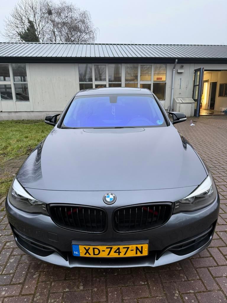 BMW 3-Serie GT 318D Aut8 2014 Grijs, Auto's, BMW, 745 kg, Achterwielaandrijving, 1995 cc, Zwart