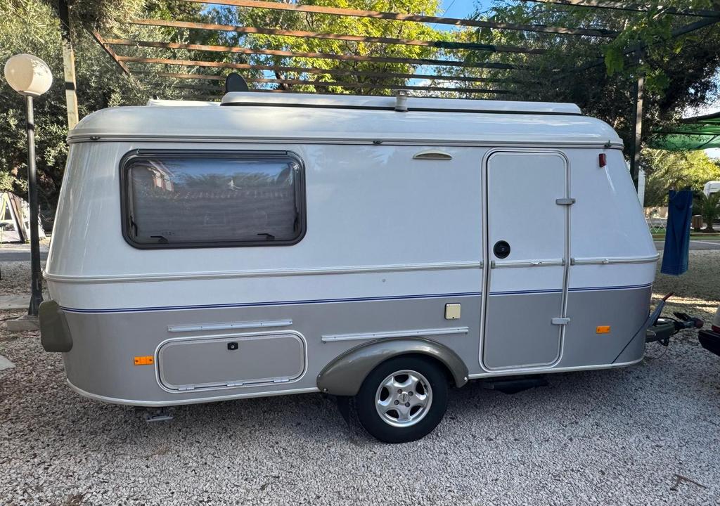 Eriba Touring GT 410  2004   Zeldzaam zo mooi !, Particulier, 4 tot 5 meter, Kachel, Eriba