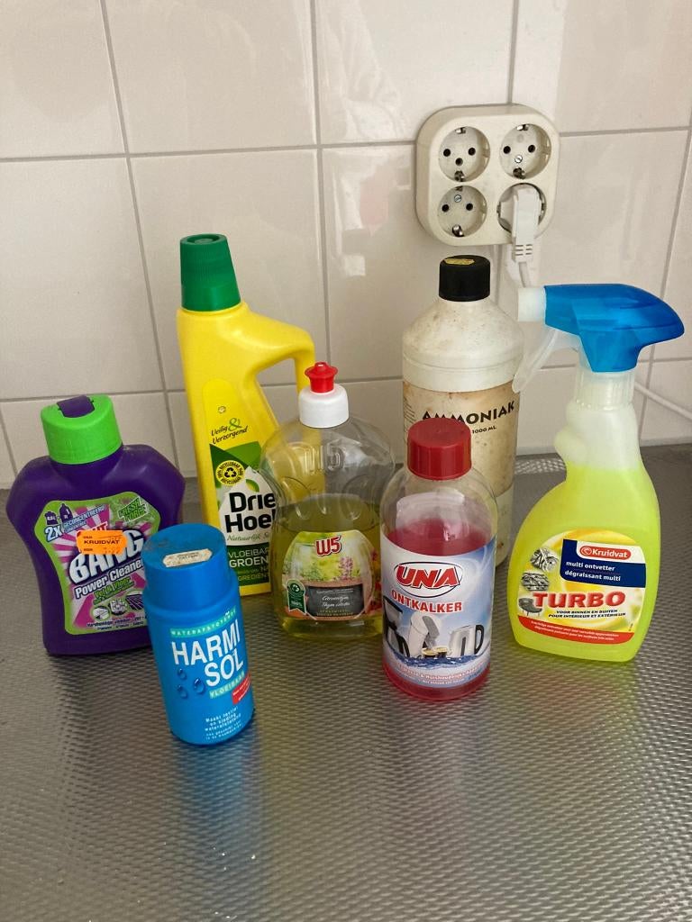 GRATIS Diverse schoonmaakspullen en wat wasmiddel, Ophalen, Schoonmaakmiddel