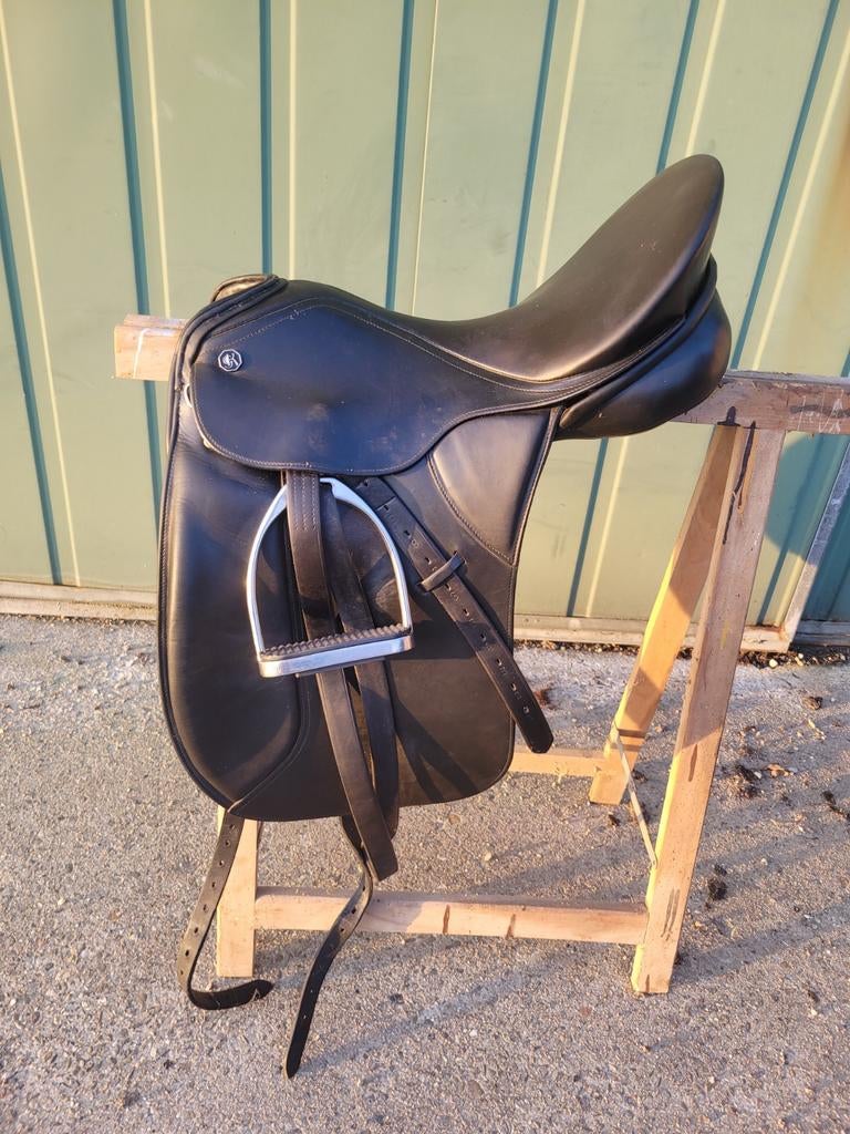 Dressuurzadel kieffer  Zwart, Dieren en Toebehoren, Paarden en Pony's | Zadels, Ophalen, Gebruikt, Dressuur