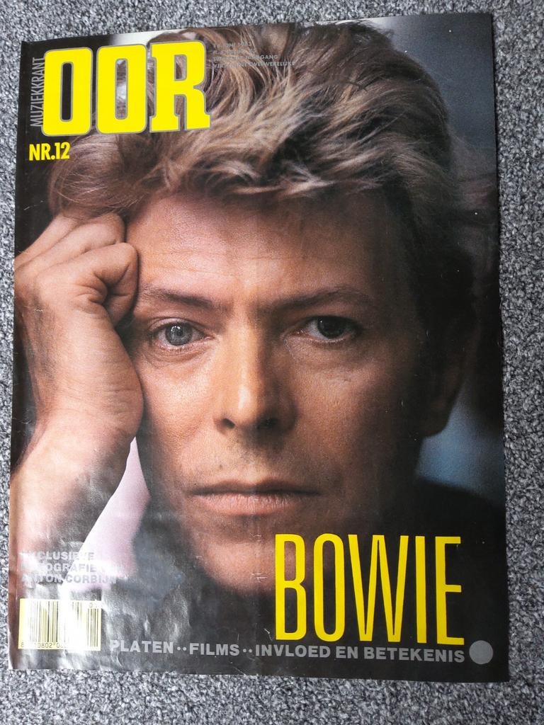 David Bowie:  frontcover  A3  formaat, Ophalen of Verzenden, Zo goed als nieuw, Foto of Kaart