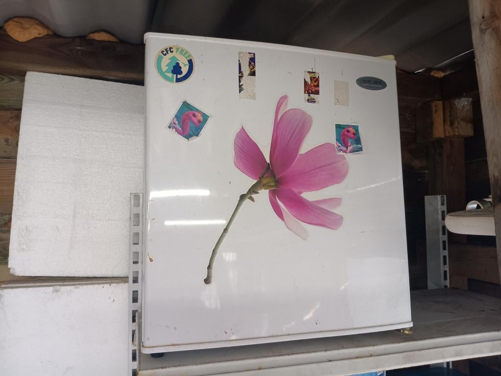 Camping koelkast, Witgoed en Apparatuur, Koelkasten en IJskasten, Minder dan 75 liter, Ophalen, Met vriesvak, Minder dan 85 cm