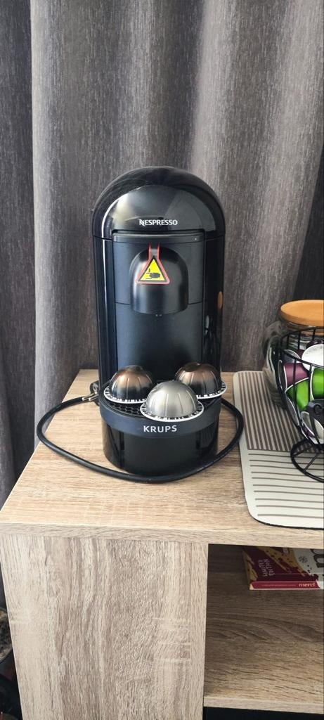 Nespresso Krups koffiezetapparaat met capsulehouder, Espresso apparaat, Ophalen of Verzenden, Zo goed als nieuw, 1 kopje