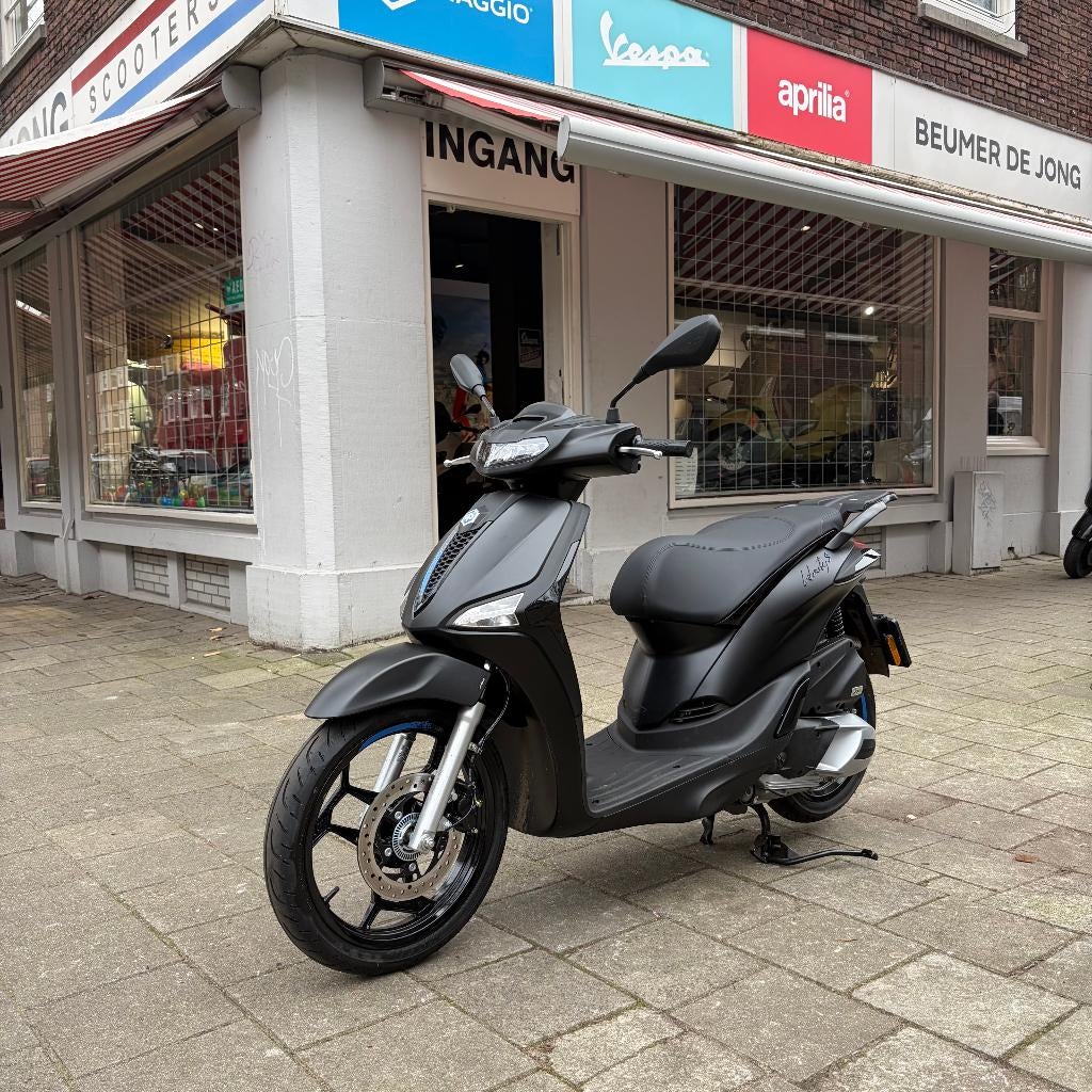 Piaggio Liberty S 125 | Matzwart | 202 km | FABRIEKSGARANTIE, Overige modellen, Piaggio, Zo goed als nieuw, Benzine