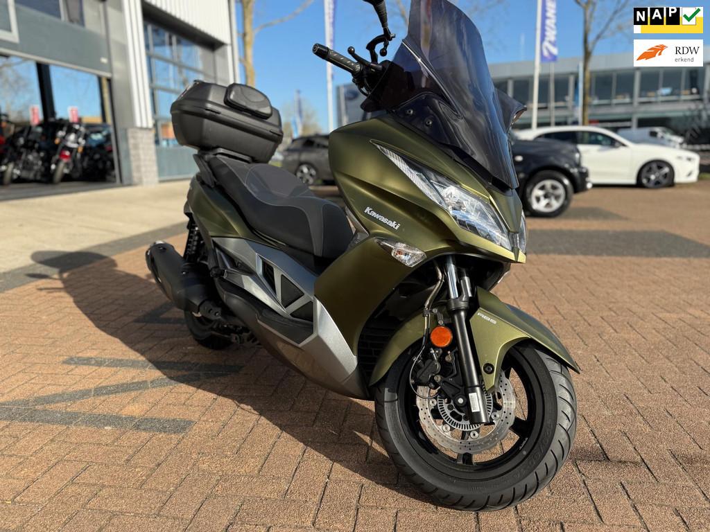 Kawasaki Motor Scooter J300 ABS*Topkoffer*Zwart windscherm*S, 299 cc, Kawasaki, Koolakkers
4902pc  Westerhoven , NL, Bedrijf