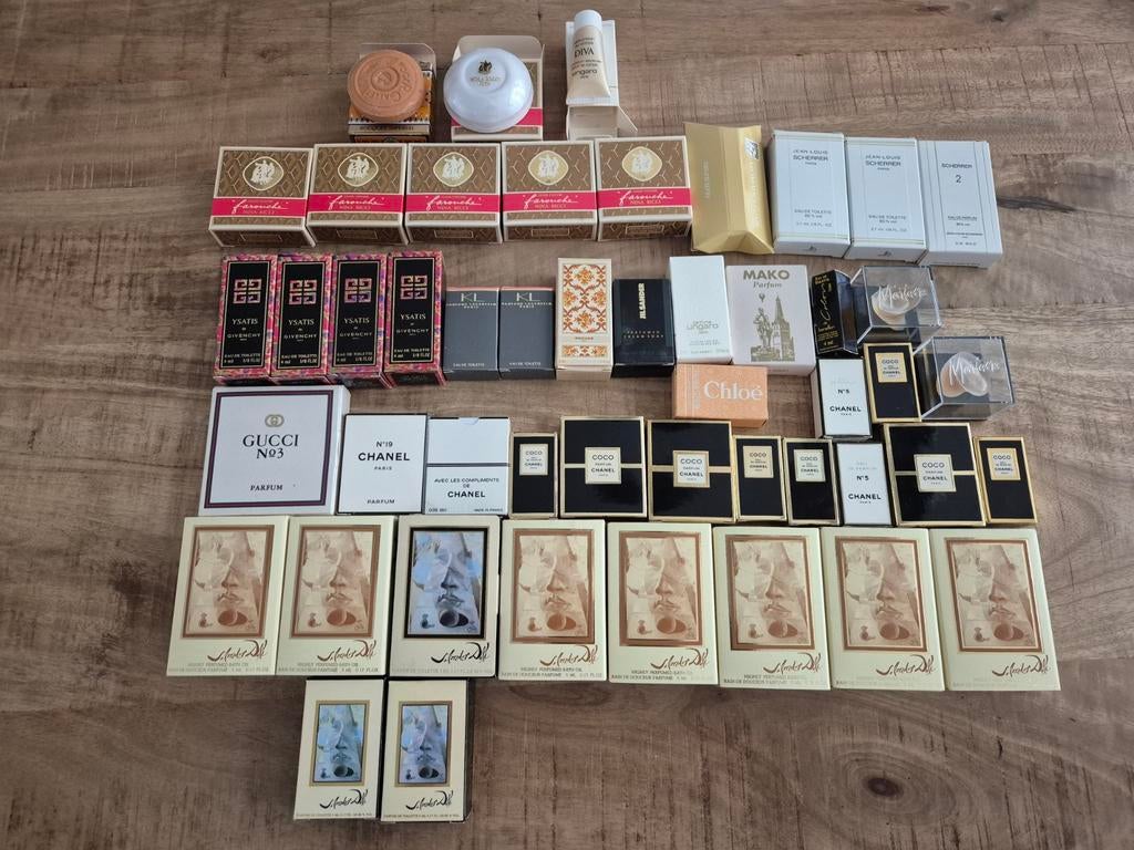 Verzameling miniatuur parfumflesjes - ongeveer 40 stuks, Ophalen of Verzenden