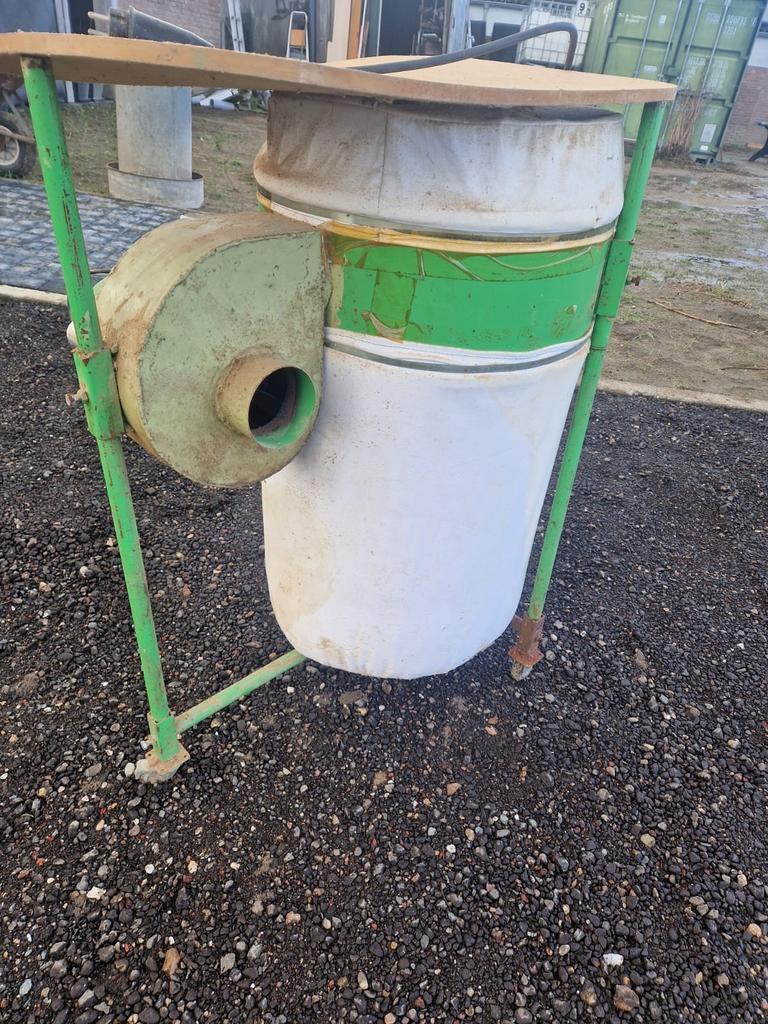 Typhoon afzuiger op wielen, Doe-het-zelf en Verbouw, Ophalen, Gebruikt, Afzuiger