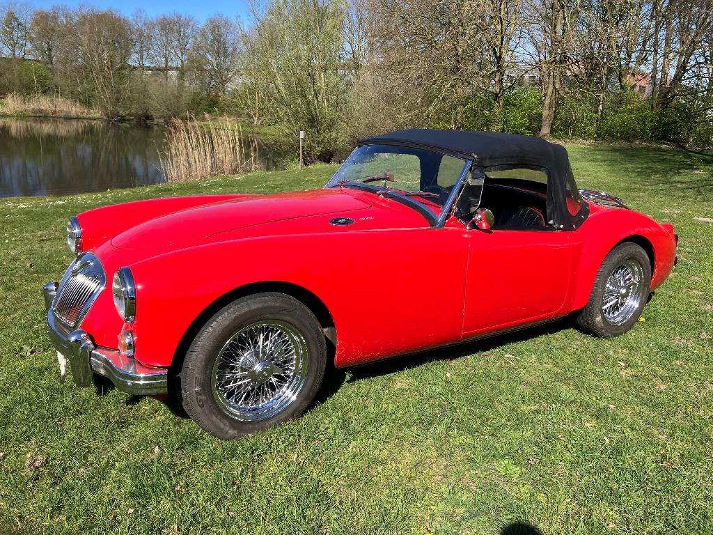 MG A 1.6 Cabriolet 1960 Rood, Auto's, MG, Particulier, A, Benzine, Cabriolet, Handgeschakeld, Origineel Nederlands, Rood, Zwart
