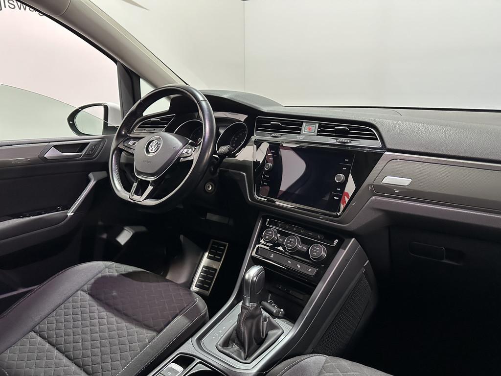 Volkswagen Touran 1.4 TSI R-Line 7p - Automaat - Pano / Navi, Gebruikt, Euro 6, 4 cilinders, 150 pk
