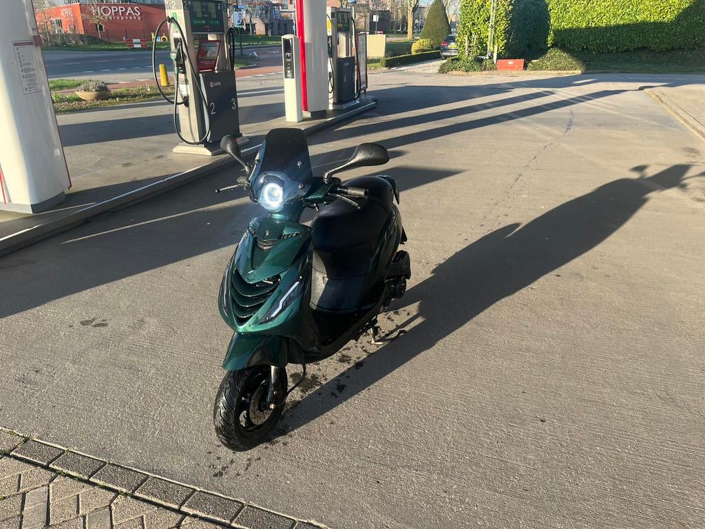 Te koop: nette en goed onderhouden Zip, Ophalen, Maximaal 45 km/u, Zip, Zo goed als nieuw