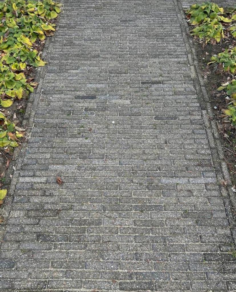 Gebruikte betonnen klinkers en tegels voor terras/oprit, Ophalen, Gebruikt, Klinkers, 10 m² of meer