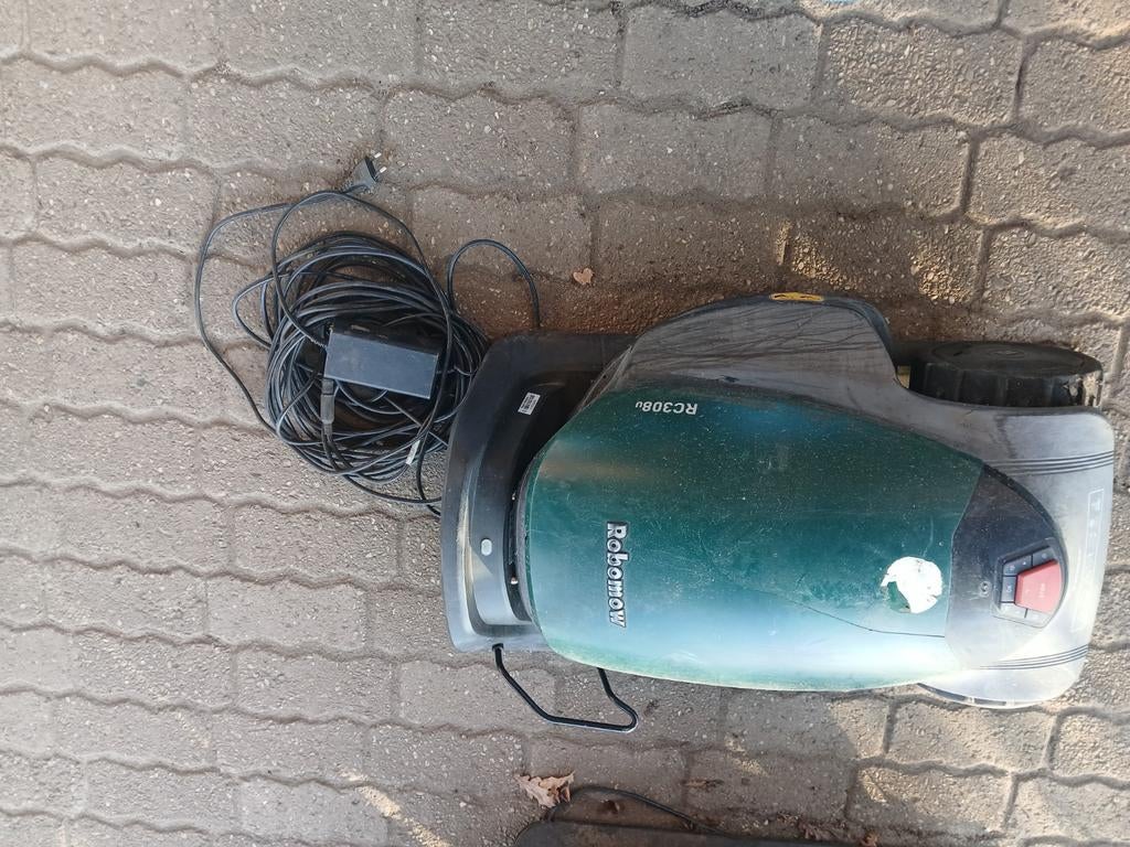 2x robomow met laadstation en 1 garage, Tuin en Terras, Robotmaaiers, Ophalen, Gebruikt