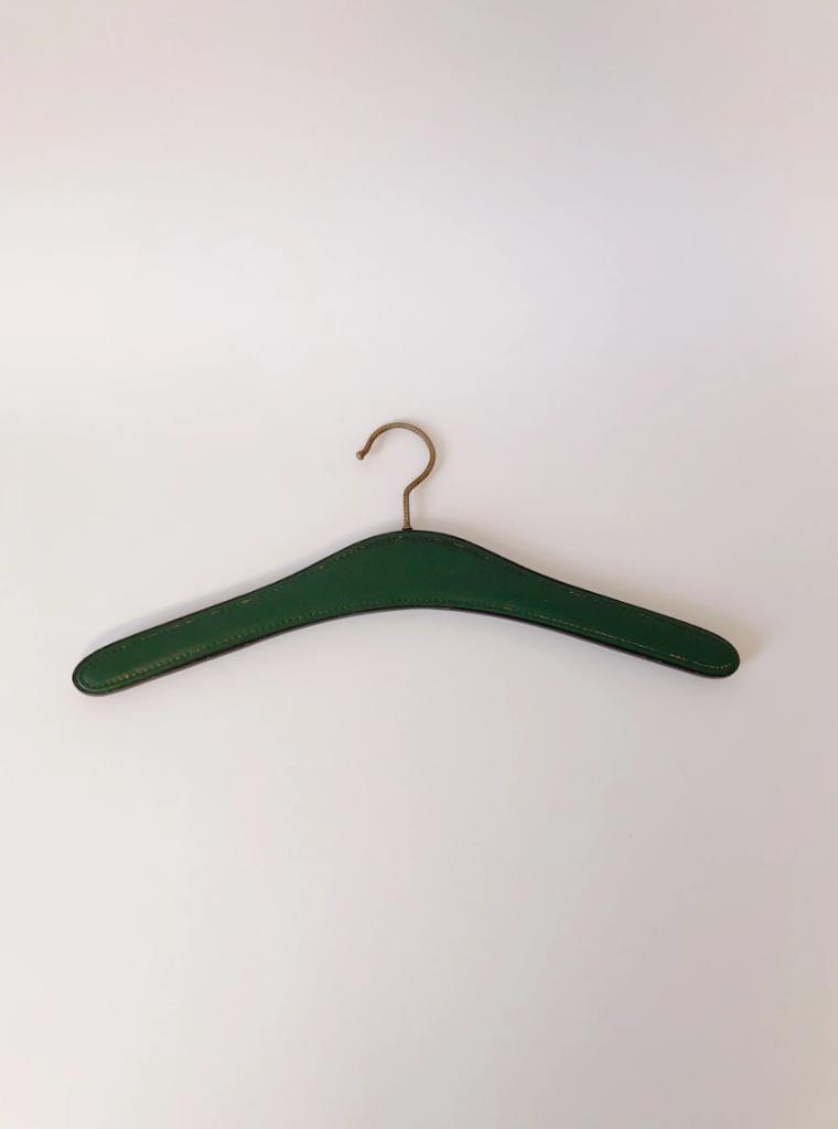 VINTAGE KLEDINGHANGER SKAI LEER | GROEN/ZWART, Overige materialen, -, -, Ophalen of Verzenden