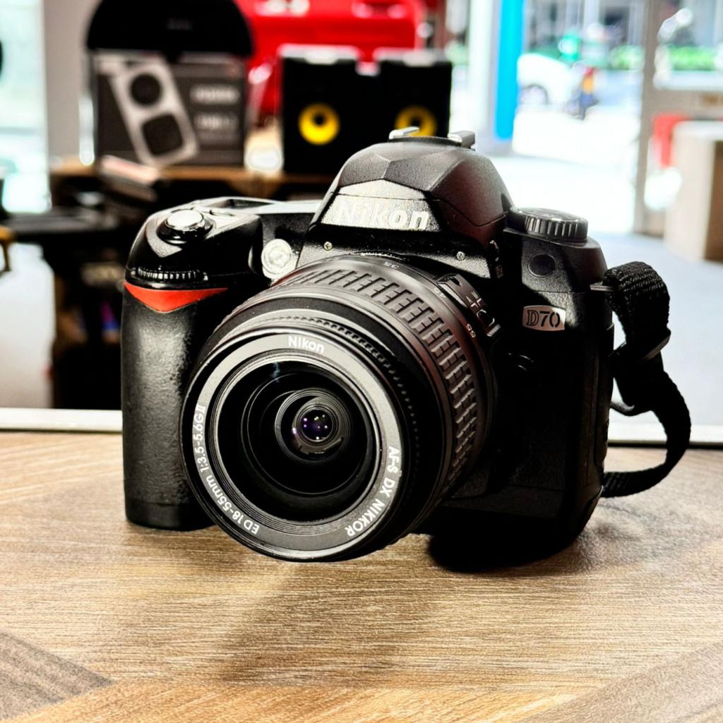 Nikon D70+18-55MM Lens | Incl Lader | Met garantie, Audio, Tv en Foto, Fotocamera's Digitaal, Flex Ltd., Zo goed als nieuw, https://flex.com/contact-us