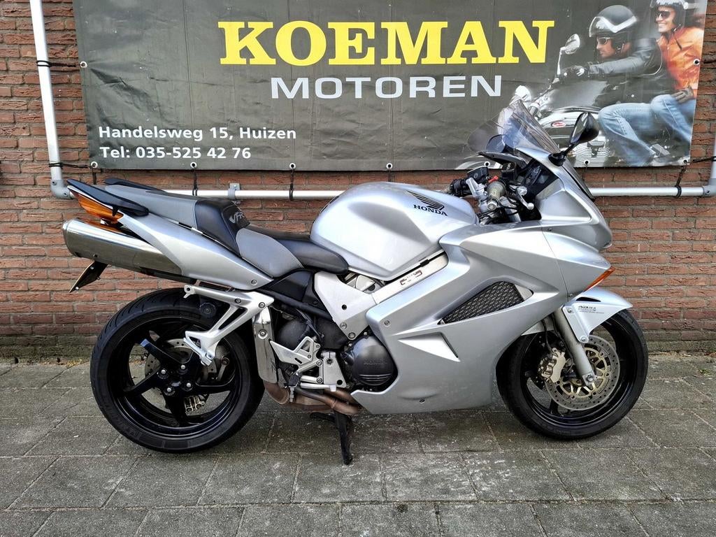 HONDA VFR 800 FI VTEC (2002) VFR800, Motoren, Motoren | Honda, 2 cilinders, HONDA, Motorrijbewijs A, Bedrijf