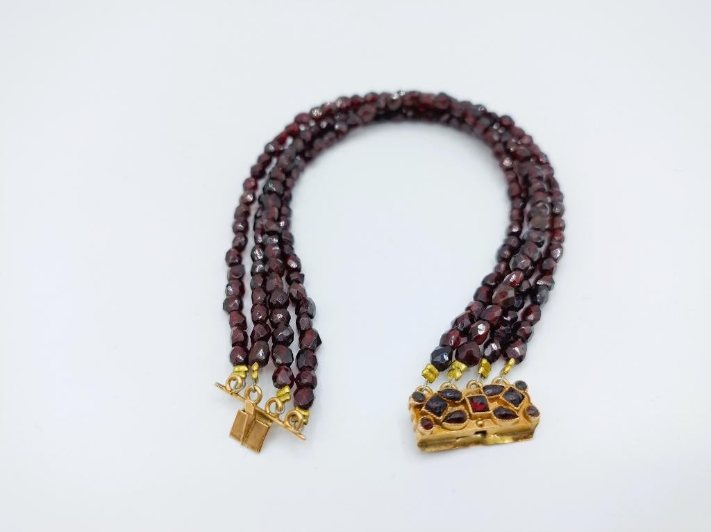 Granaten armband met gouden slot, 20 cm., Gebruikt, Info@zilverwebsite.nl, Verzenden, Zilverwebsite.nl