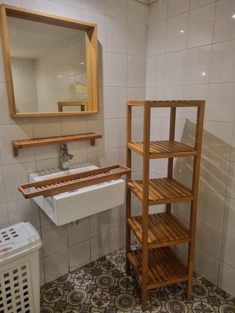 Badkamer rekje, spiegel, planchet, badplankje en wastafel, Huis en Inrichting, Badkamer | Badtextiel en Accessoires, Ophalen of Verzenden