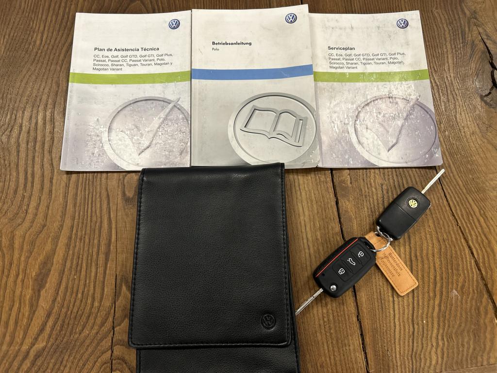 Volkswagen Polo 1.4-16V Highline | Multimediascherm | Achter, Voorwielaandrijving, Zwart, 4 cilinders, Met garantie (alle)