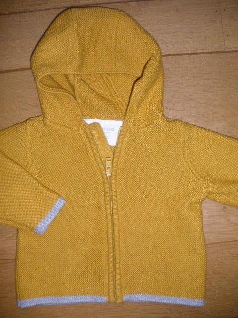 H&M Conscious vest okergeel met kapuchon maat 56, H&M, Ophalen of Verzenden, Zo goed als nieuw, Truitje of Vestje