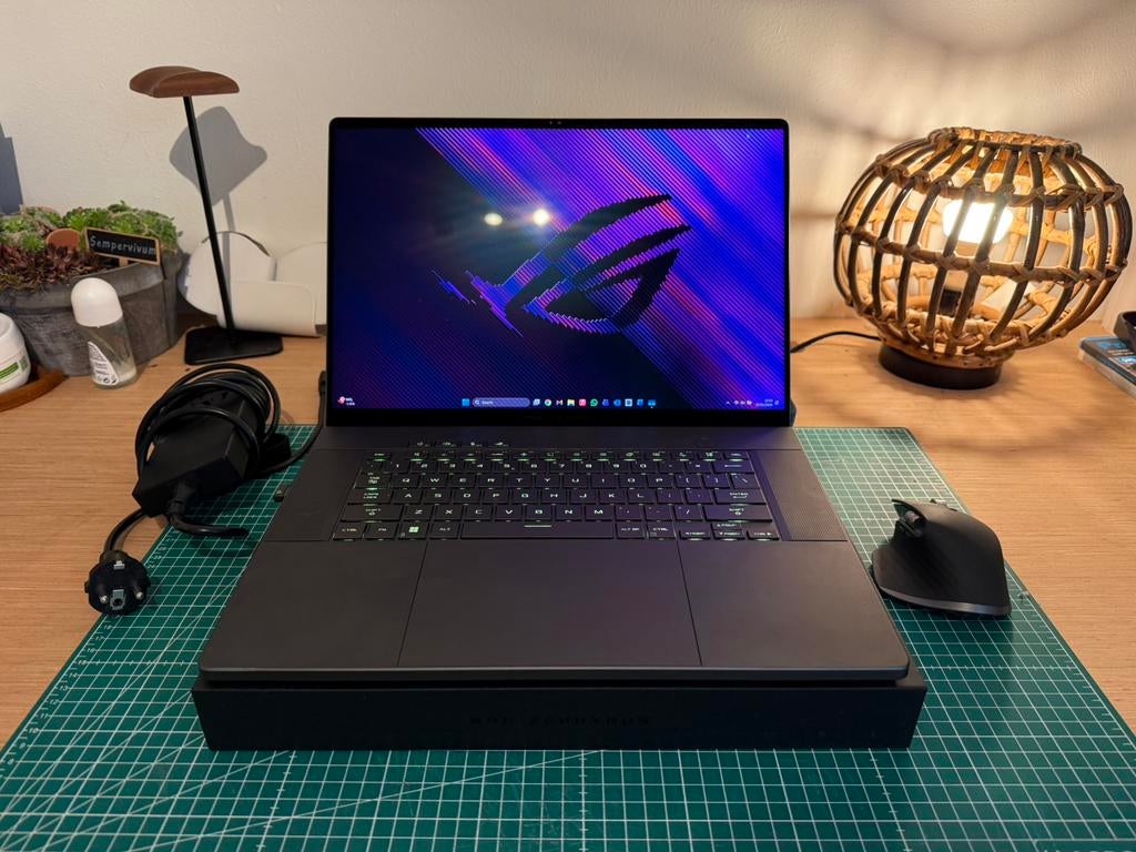 ASUS ROG G16 | RTX 4070 | incl. Muis en laptophoes, Met videokaart, Qwerty, Ophalen of Verzenden, Zo goed als nieuw