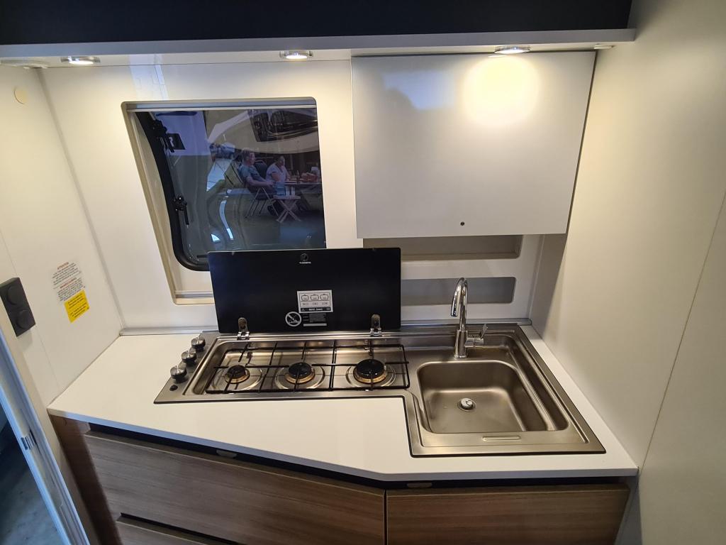 Adria Action 391 LH MOVER + AIRCO+VEEL EXTRAS, Bedrijf, Tot en met 3, Adria, 4 tot 5 meter