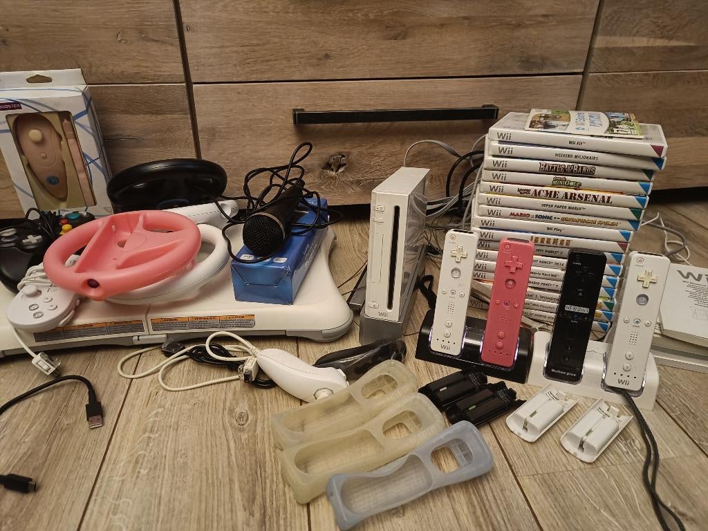 Overcomplete Nintendo wii spel computer, Ophalen of Verzenden, Gebruikt, Met 3 controllers of meer, Met stuurtje
