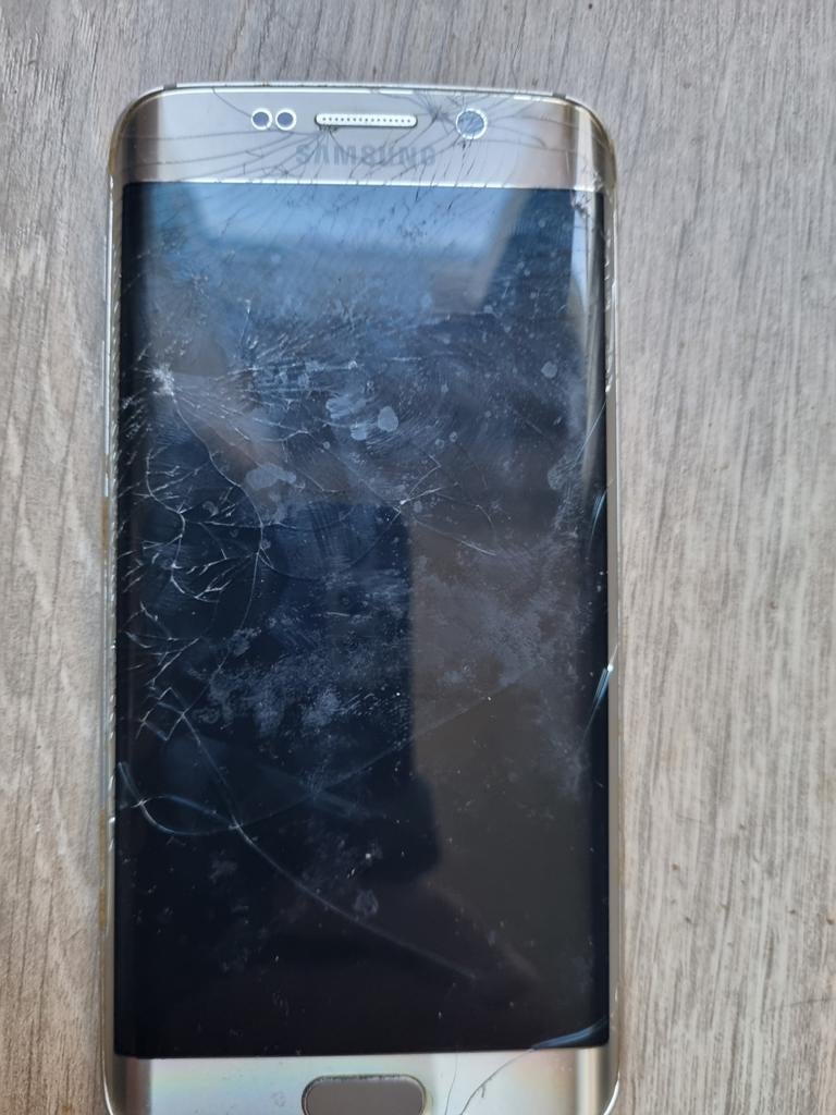 Samsung Galaxy S6 edge. Niet werkend, Telecommunicatie, Mobiele telefoons | Samsung, 32 GB, Ophalen of Verzenden, Zwart