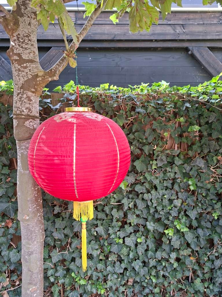 3 originele chinese, grote, prachtige lampionnen.Voor binnen, Ophalen of Verzenden, Zo goed als nieuw, Stof, Minder dan 50 cm