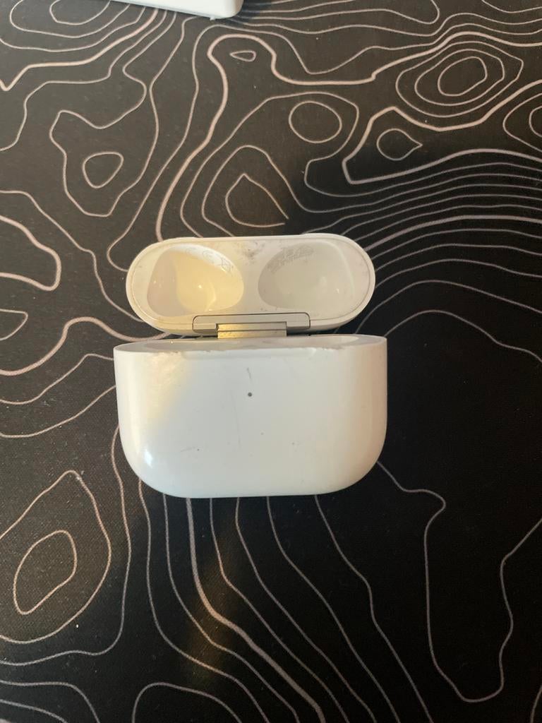 AirPods Pro Oplaadcase - Gebruikt, Telecommunicatie, Mobiele telefoons | Oordopjes, Ophalen of Verzenden, Gebruikt, In gehoorgang (in-ear)