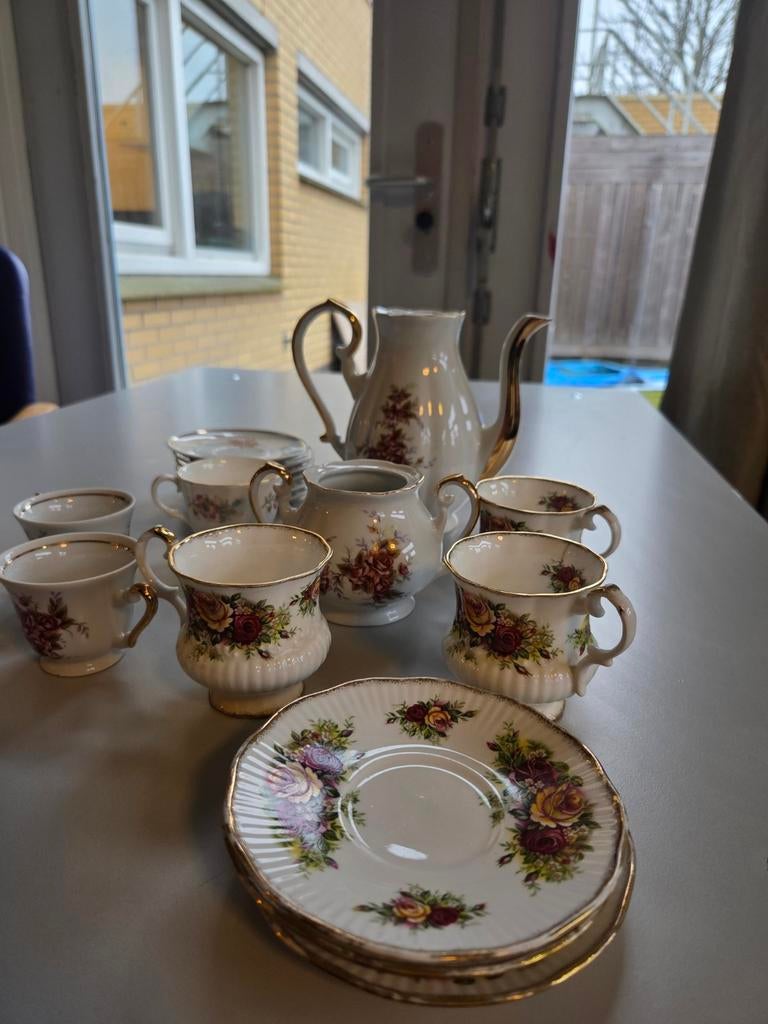 Ouderwets servies van oma - incompleet, Antiek en Kunst, Antiek | Servies compleet, Ophalen of Verzenden