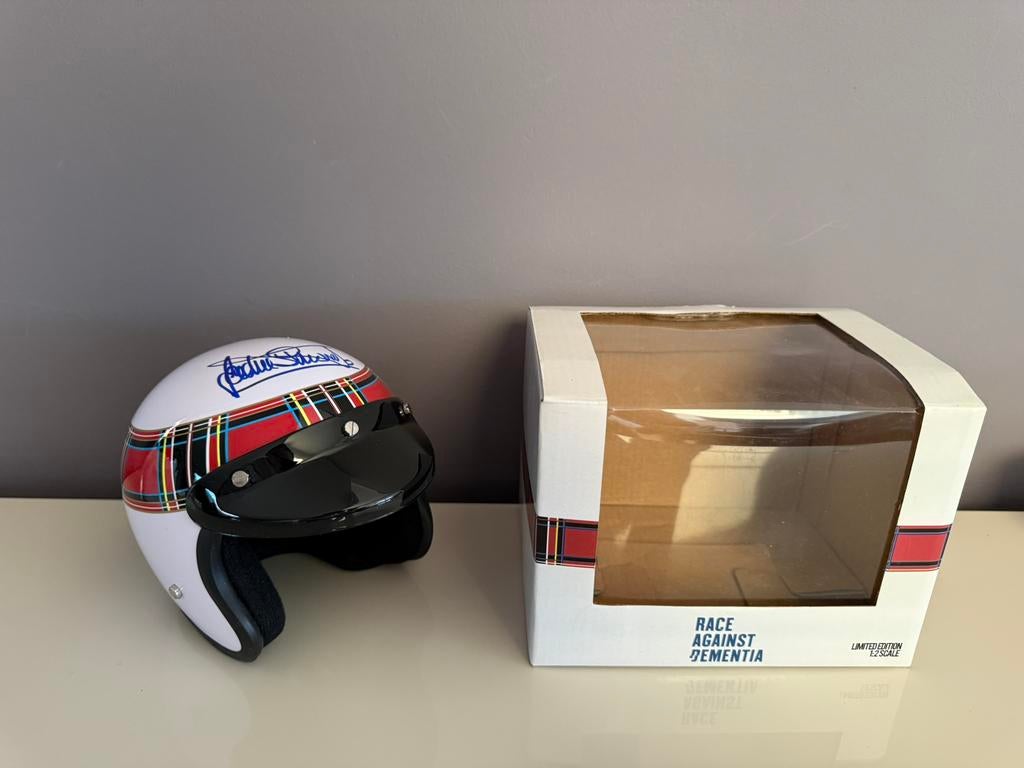 Jackie Stewart Kampioen 1969 1:2 Helm Gesigneerd, Ophalen of Verzenden, Zo goed als nieuw, Formule 1