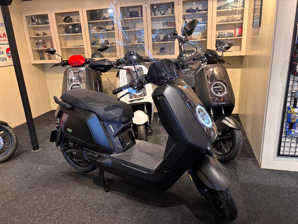 Niu NQIX Elektrische scooter Bromfiets Snorfiets op voorraad, Fietsen en Brommers, Ophalen, Nieuw, Elektrisch, Overige merken