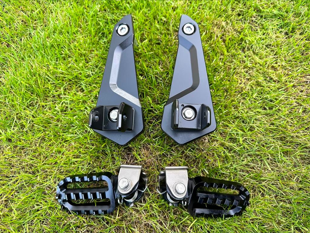 Honda XADV 750 2021-2024 Enduro voetsteunen zwart Origineel, Ophalen of Verzenden, Gebruikt