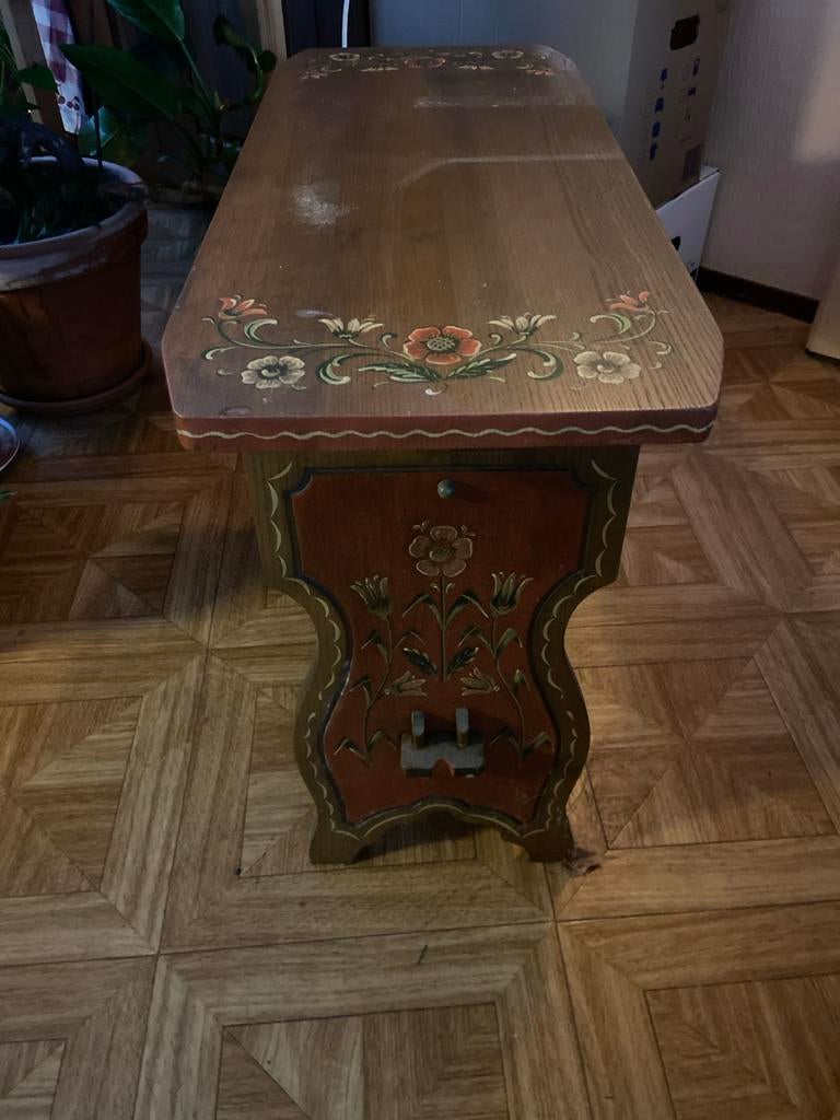 Hindeloopen tafeltje 75x32 cm, 54 hoog, Gebruikt, 50 tot 100 cm, Ophalen of Verzenden, Overige houtsoorten