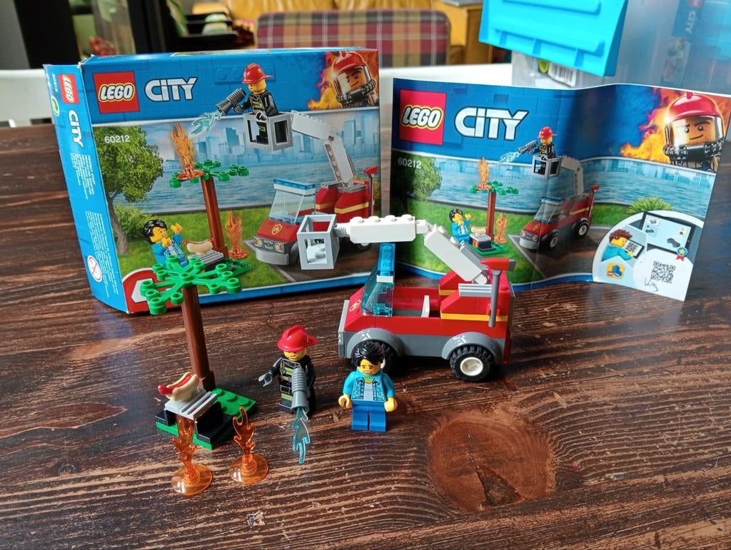 Lego city 60212 met doos en boekjes, Ophalen of Verzenden, Gebruikt