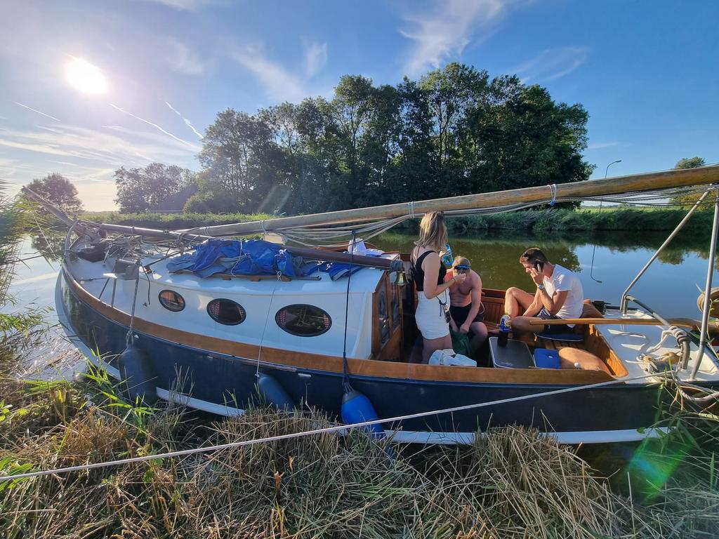 Grundel - authentiek Fries zeilbootje met diesel motor, Watersport en Boten, 10 tot 30 pk, Gebruikt, Staal, Binnenboordmotor