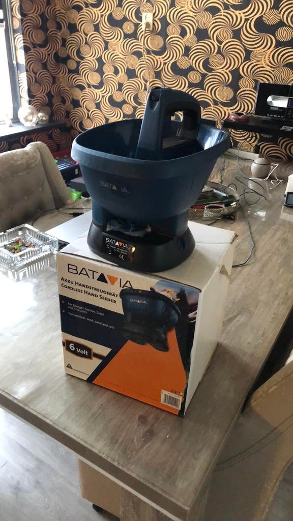 Batavia zout strooi machine, Ophalen of Verzenden