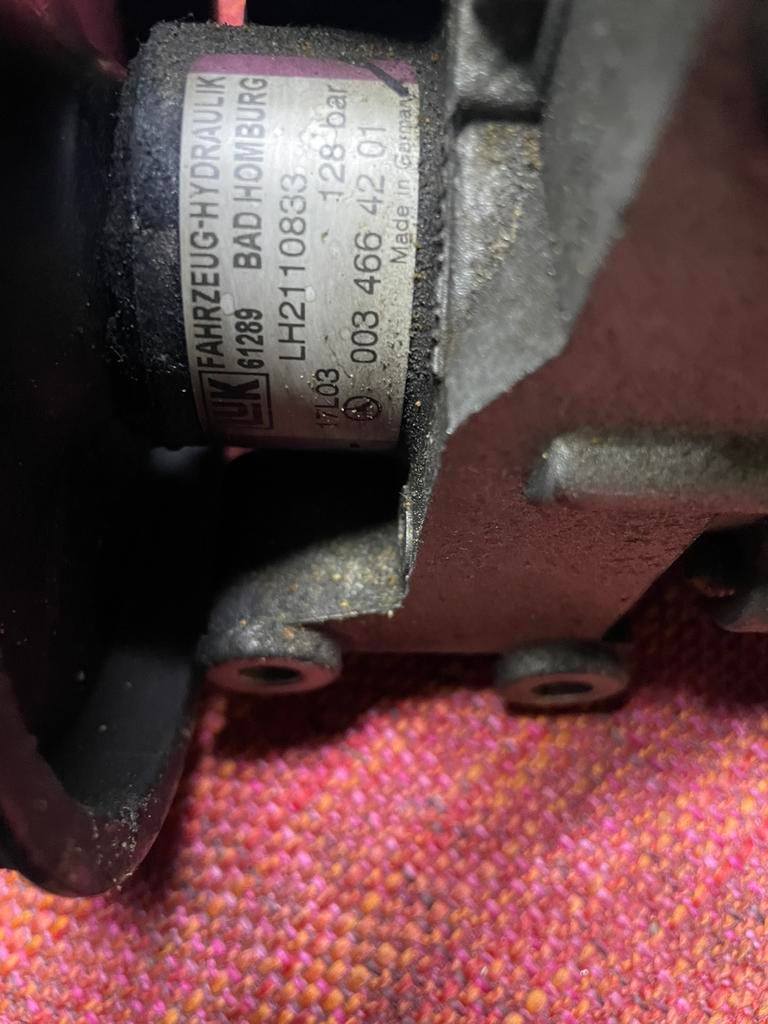 Orginele stuurbekrachtigings pomp mercedes w211, Ophalen