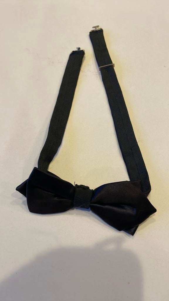 Zwarte vlinderstrik satijn, Ophalen of Verzenden, Zo goed als nieuw, Zwart