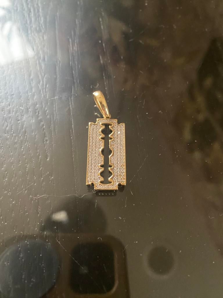 14 karaats gouden hanger met steentjes, Ophalen of Verzenden, Zo goed als nieuw, Goud