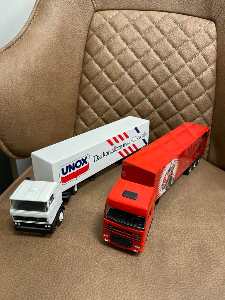 Vintage Model Trucks - Unox & Coca-Cola, Hobby en Vrije tijd, Modelauto's | 1:50, Overige merken, Gebruikt, -, -