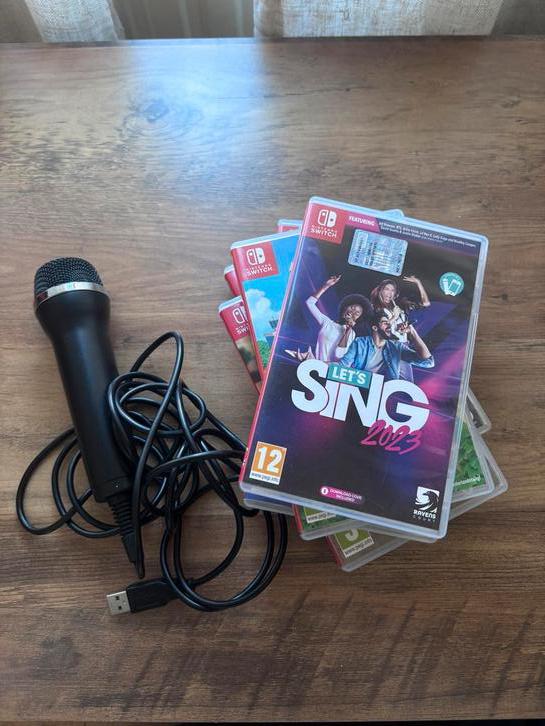 Let's Sing 2023 Nintendo Switch - Nieuw met Microfoon!, Spelcomputers en Games, Games | Nintendo Switch, Ophalen, Muziek, Nieuw